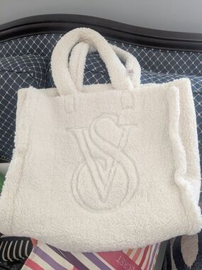 NWT Victoria's Secret White Shearling Shelby Getaway Tote Bag Large Cozy Travel